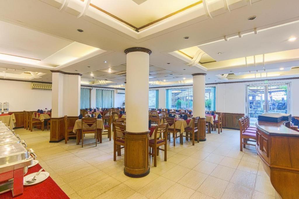 Hotel Sea Crown Cox's Bazar Ngoại thất bức ảnh
